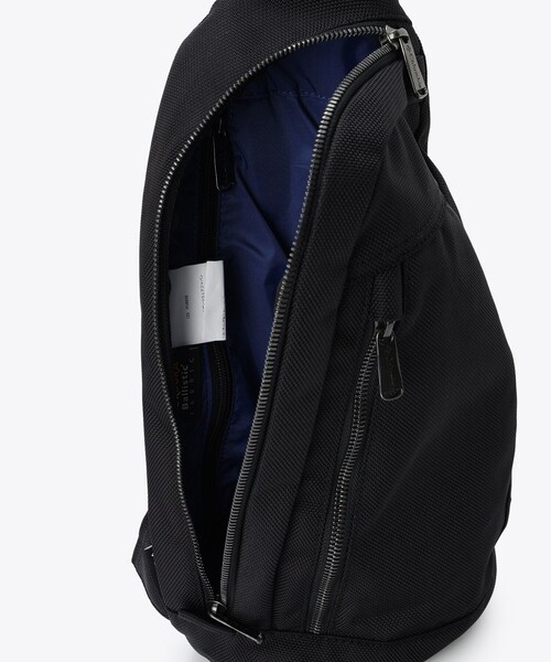 Columbia（コロンビア）の「限定展開 COLUMBIA BLACK LABEL/ グレートスモーキーガーデンBKボディバッグ /コロンビア（ボディバッグ/ウエストポーチ・レディース・ブラック・ONE SIZE）」の4枚目の写真