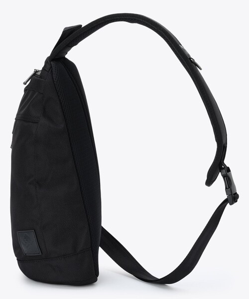 Columbia（コロンビア）の「限定展開 COLUMBIA BLACK LABEL/ グレートスモーキーガーデンBKボディバッグ /コロンビア（ボディバッグ/ウエストポーチ・レディース・ブラック・ONE SIZE）」の5枚目の写真