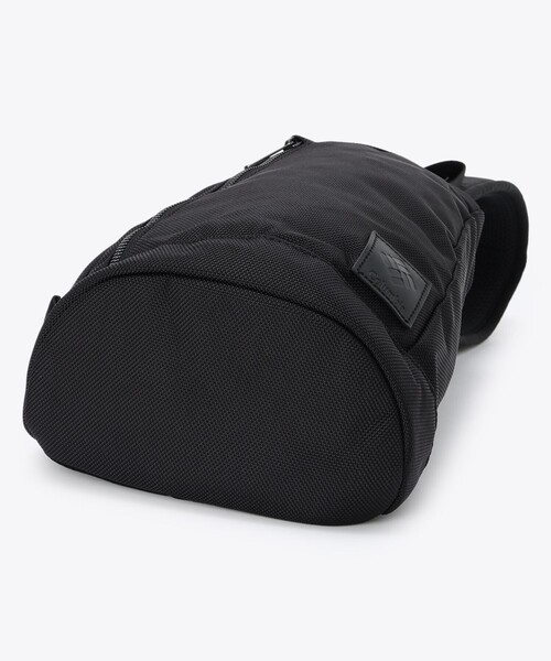 Columbia（コロンビア）の「限定展開 COLUMBIA BLACK LABEL/ グレートスモーキーガーデンBKボディバッグ /コロンビア（ボディバッグ/ウエストポーチ・レディース・ブラック・ONE SIZE）」の7枚目の写真