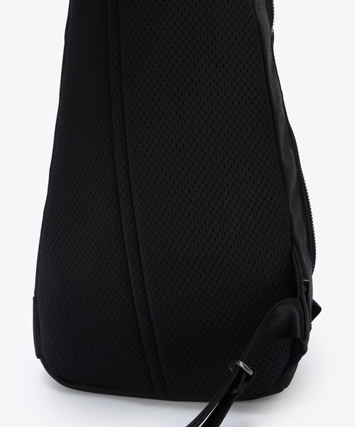 Columbia（コロンビア）の「限定展開 COLUMBIA BLACK LABEL/ グレートスモーキーガーデンBKボディバッグ /コロンビア（ボディバッグ/ウエストポーチ・レディース・ブラック・ONE SIZE）」の13枚目の写真