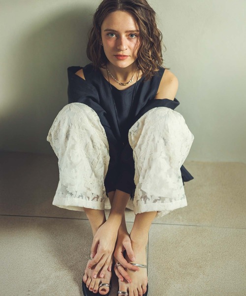 Gready Brilliant（グレディブリリアン）の「クロスステッチ刺繍ワイドパンツ（その他パンツ・レディース・オフホワイト/ブラック・FREE）」の6枚目の写真