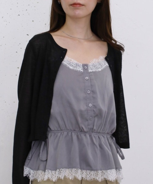 archives(アルシーヴ)の「【レース×サテンで華やかに魅せる】レーストリムサテンキャミソール(シャツ/ブラウス・レディース・グレー/ピンク・MEDIUM)」の1枚目の写真