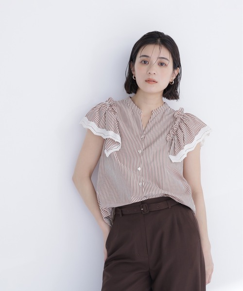 NATURAL BEAUTY BASIC（ナチュラルビューティーベーシック）の「レーストリムストライプブラウス（シャツ/ブラウス・レディース・ピンク系その他2/ブルー系その他2/ブラウン系その他・ﾌﾘ-）」の6枚目の写真