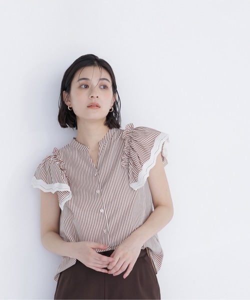 NATURAL BEAUTY BASIC（ナチュラルビューティーベーシック）の「レーストリムストライプブラウス（シャツ/ブラウス・レディース・ピンク系その他2/ブルー系その他2/ブラウン系その他・ﾌﾘ-）」の8枚目の写真