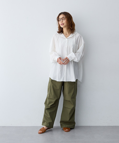 anyfee（エニフィー）の「【anyfee/大きいサイズ】フード付きシャツ（2026SS）（シャツ/ブラウス・レディース・オフホワイト/チャコール・5L/LL/4L/3L）」の21枚目の写真