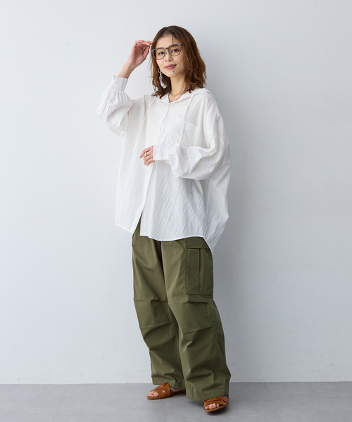 anyfee（エニフィー）の「【anyfee/大きいサイズ】フード付きシャツ（2026SS）（シャツ/ブラウス・レディース・オフホワイト/チャコール・5L/LL/4L/3L）」の22枚目の写真