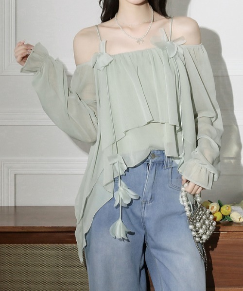 LUCPY(ラクピー)の「リボンショルダーシアーブラウス(シャツ/ブラウス・レディース・グリーン・LARGE/MEDIUM/SMALL)」の3枚目の写真