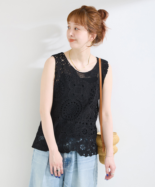 B.C STOCK(ベーセーストック)の「手洗い可 / クロッシェライクタンクトップ(タンクトップ・レディース・アイボリー/ブラック・FREE)」の1枚目の写真