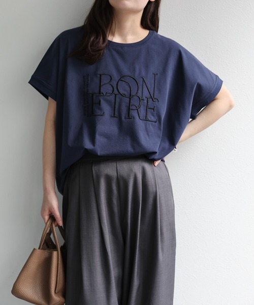 ap retro(アプレトロ)の「【接触冷感】立体ロゴ刺繍Tシャツ / 大人カジュアル(Tシャツ/カットソー・レディース・ネイビー/チャコール/ライトベージュ/ブラック・FREE)」の4枚目の写真
