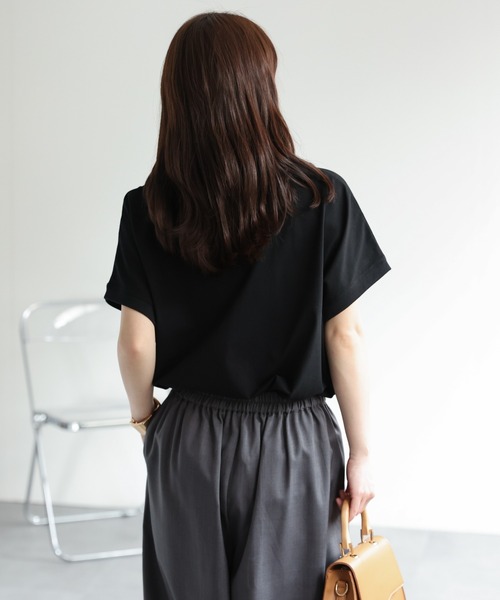 ap retro(アプレトロ)の「【接触冷感】立体ロゴ刺繍Tシャツ / 大人カジュアル(Tシャツ/カットソー・レディース・ネイビー/チャコール/ライトベージュ/ブラック・FREE)」の12枚目の写真