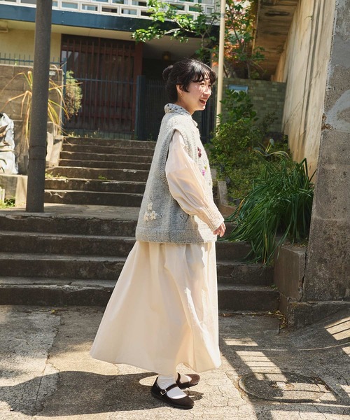l'atelier du savon(アトリエドサボン)の「ウィングカラーピンタック タイプライターワンピース(ワンピース・レディース・レッド/ベージュ/アイボリー/ブラック・FREE)」の6枚目の写真