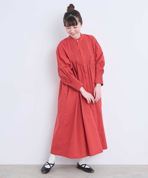l'atelier du savon(アトリエドサボン)の「ウィングカラーピンタック タイプライターワンピース(ワンピース・レディース・レッド/ベージュ/アイボリー/ブラック・FREE)」の21枚目の写真
