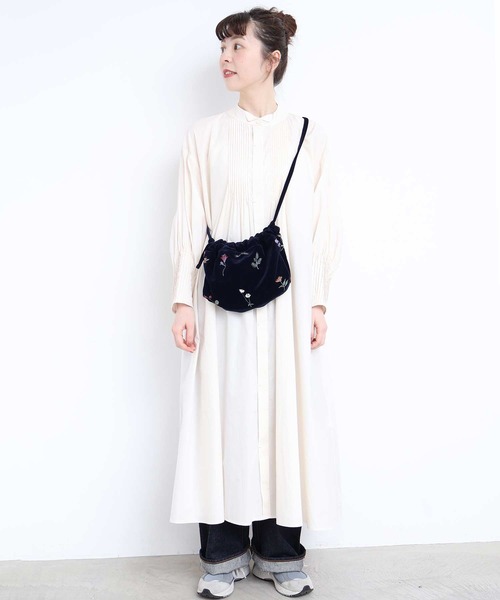 l'atelier du savon(アトリエドサボン)の「ウィングカラーピンタック タイプライターワンピース(ワンピース・レディース・レッド/ベージュ/アイボリー/ブラック・FREE)」の22枚目の写真