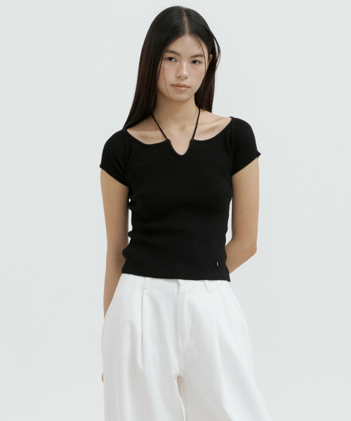 LUCIR ZU（ルシールズ）の「Strap Neck Ribbed Knit Top (black)（ニット/セーター・レディース・その他・FREE）」の2枚目の写真
