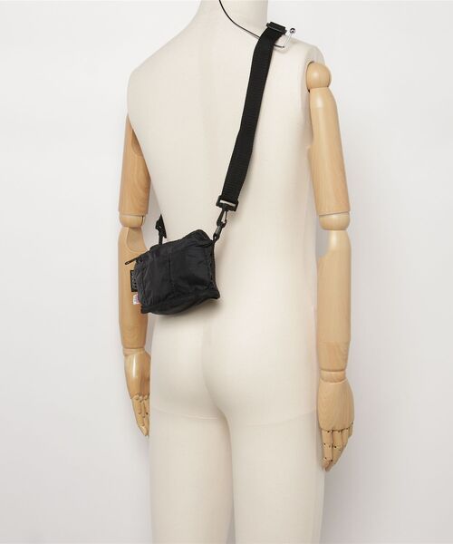 MELO（メロ）の「【MELO】メロ/OVAL SHAPED BAG(Sサイズ)MADE IN USA(New York)（ショルダーバッグ・メンズ・オレンジ/ホワイト/ブラック・FREE）」の7枚目の写真