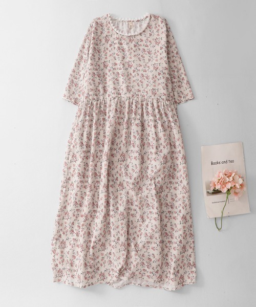 LUCPY(ラクピー)の「小花柄ギャザーロングワンピース(ワンピース・レディース・ピンク/ブルー・XX-LARGE/X-LARGE/LARGE/MEDIUM)」の2枚目の写真
