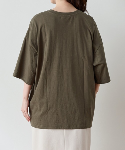 Honeys(ハニーズ)の「【UVカット】6分袖ゆるロゴTシャツ(Tシャツ/カットソー・レディース・カーキ/スミクロ/杢グレー/レッド系/オフホワイト・F)」の16枚目の写真