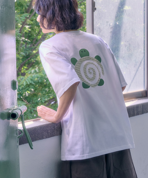 ambler(エムブラー)の「タートル アプリケ刺繍 半袖Tシャツ AS1321 (ホワイト)(Tシャツ/カットソー・レディース・その他・F/SMALL/MEDIUM)」の1枚目の写真