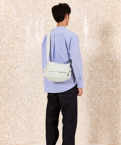Bellroy(ベルロイ)の「Bellroy-スリング/ショルダーバッグ Cinch Sling(ショルダーバッグ・メンズ・パープル/ライトグリーン・ONESIZE)」の18枚目の写真