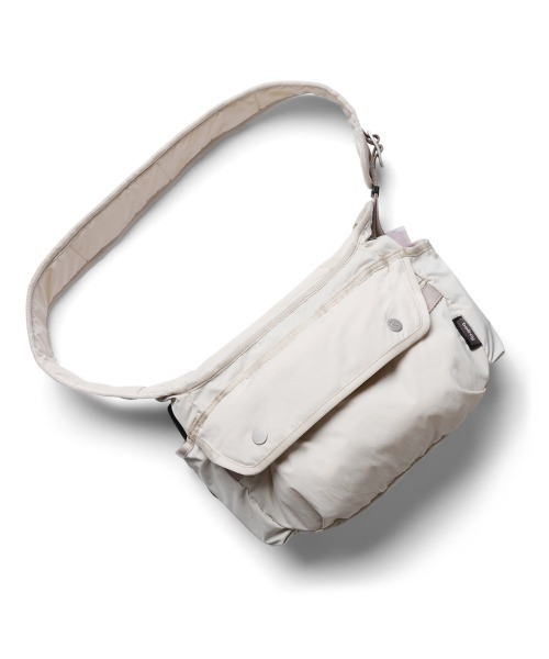 Bellroy(ベルロイ)の「Bellroy-スリング/ショルダーバッグ Cinch Sling(ショルダーバッグ・メンズ・パープル/ライトグリーン・ONESIZE)」の5枚目の写真