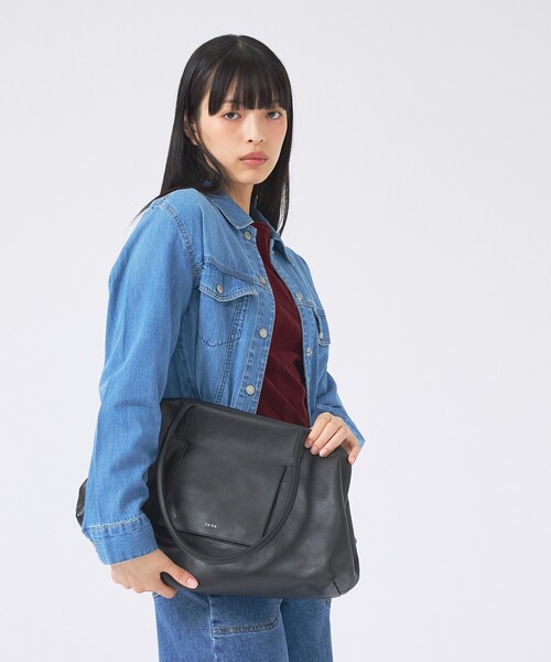 YArKA（ヤーカ）の「【YArKA/ヤーカ】 real leather long frame soft bag/口金バッグ/リアルレザーボストンバッグ/ドクダーズバッグ（ボストンバッグ・メンズ・ブラック・フリー）」の11枚目の写真