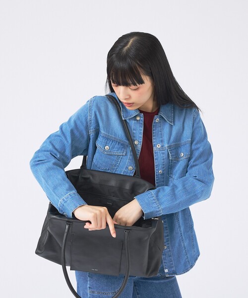 YArKA（ヤーカ）の「【YArKA/ヤーカ】 real leather long frame soft bag/口金バッグ/リアルレザーボストンバッグ/ドクダーズバッグ（ボストンバッグ・メンズ・ブラック・フリー）」の10枚目の写真