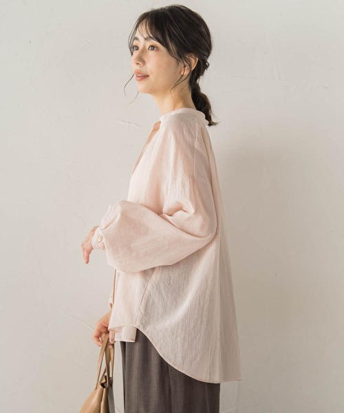 Droite lautreamont(ドロワットロートレアモン)の「スキッパーギャザーブラウス(シャツ/ブラウス・レディース・ピンク/オフホワイト/ベージュ/グリーン・M)」の10枚目の写真