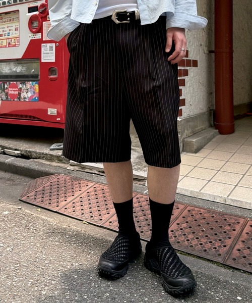 Chikashitsu +（チカシツプラス）の「【Chikashitsu +】stripe bermuda shorts (3color) / 【チカシツプラス】ストライプスラックスバミューダパンツ＜着用動画あり＞（スラックス・メンズ・ブラック/グレー/ネイビー・L/M）」の5枚目の写真