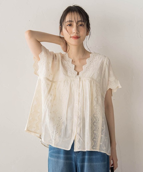 Droite lautreamont（ドロワットロートレアモン）の「刺繍ハシゴレースブラウス（シャツ/ブラウス・レディース・オフホワイト/チャコールグレー/ブルー・M）」の2枚目の写真