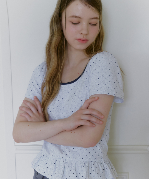 MICANE(ミケーネ)の「ララビドットショーツブラウスペプラムT(Tシャツ/カットソー・レディース・チャコール/クリーム/ライトグレー・1/2/3/4)」の12枚目の写真