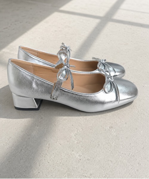 shoes365(シューズスリーシックスファイヴ)の「SHOES 365 スクエアトゥメリージェーンパンプス(パンプス・レディース・シルバー・23.5cm/24.0cm/23.0cm)」の22枚目の写真