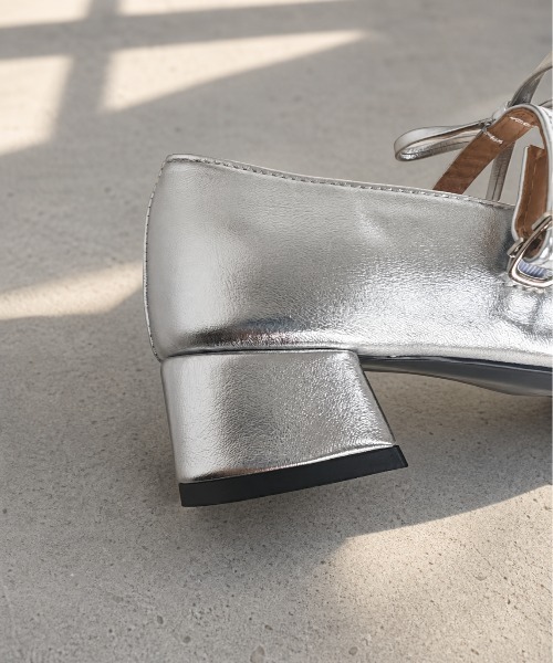 shoes365(シューズスリーシックスファイヴ)の「SHOES 365 スクエアトゥメリージェーンパンプス(パンプス・レディース・シルバー・23.5cm/24.0cm/23.0cm)」の19枚目の写真