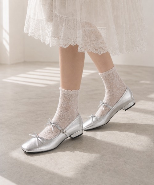 shoes365(シューズスリーシックスファイヴ)の「SHOES 365 スクエアトゥメリージェーンパンプス(パンプス・レディース・シルバー・23.5cm/24.0cm/23.0cm)」の9枚目の写真