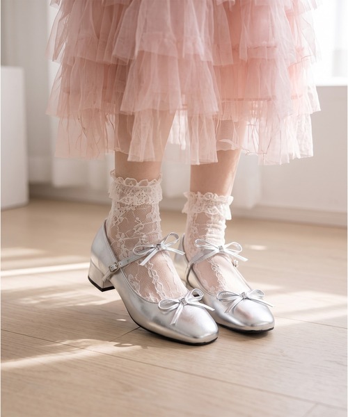shoes365(シューズスリーシックスファイヴ)の「SHOES 365 スクエアトゥメリージェーンパンプス(パンプス・レディース・シルバー・23.5cm/24.0cm/23.0cm)」の12枚目の写真