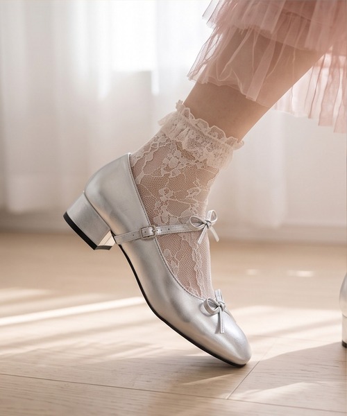shoes365(シューズスリーシックスファイヴ)の「SHOES 365 スクエアトゥメリージェーンパンプス(パンプス・レディース・シルバー・23.5cm/24.0cm/23.0cm)」の13枚目の写真