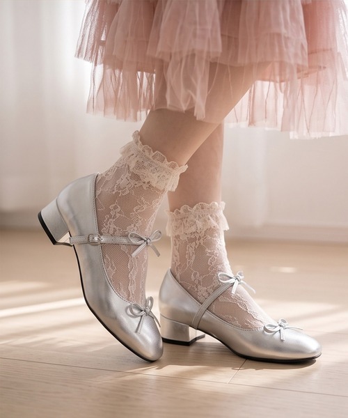 shoes365(シューズスリーシックスファイヴ)の「SHOES 365 スクエアトゥメリージェーンパンプス(パンプス・レディース・シルバー・23.5cm/24.0cm/23.0cm)」の14枚目の写真
