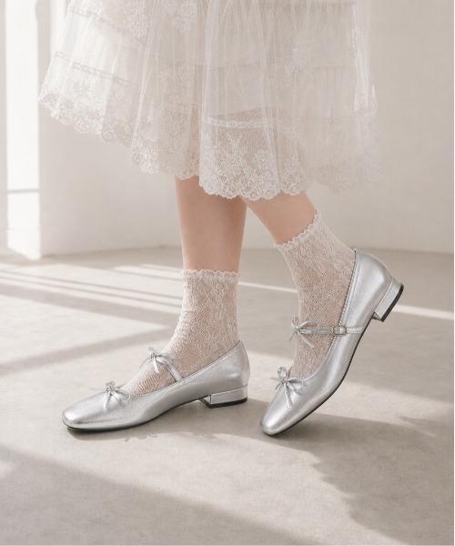 shoes365(シューズスリーシックスファイヴ)の「SHOES 365 スクエアトゥメリージェーンパンプス(パンプス・レディース・シルバー・23.5cm/24.0cm/23.0cm)」の5枚目の写真
