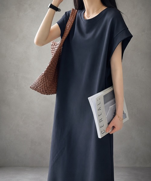 Mignonjour(ミニョンジュール)の「FReePLACe/ストレート シンプル ワンピース X12899(ワンピース・レディース・ブラック/ネイビー/ベージュ・MEDIUM/LARGE)」の3枚目の写真