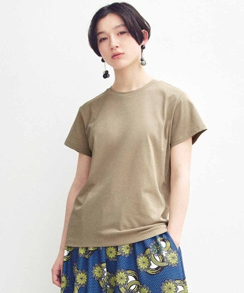 MEDE19F(メデジュウキュウ)の「MEDE19F 汗じみ軽減&接触冷感素材の大人感こなれTシャツ(Tシャツ/カットソー・レディース・ベージュ/ネイビー系/ブラウン系その他・M/L/LL)」の2枚目の写真