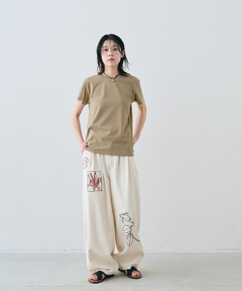 MEDE19F(メデジュウキュウ)の「MEDE19F 汗じみ軽減&接触冷感素材の大人感こなれTシャツ(Tシャツ/カットソー・レディース・ベージュ/ネイビー系/ブラウン系その他・M/L/LL)」の6枚目の写真