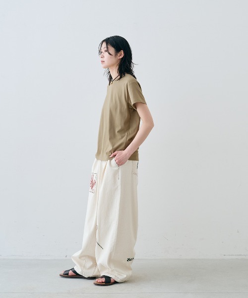 MEDE19F(メデジュウキュウ)の「MEDE19F 汗じみ軽減&接触冷感素材の大人感こなれTシャツ(Tシャツ/カットソー・レディース・ベージュ/ネイビー系/ブラウン系その他・M/L/LL)」の7枚目の写真