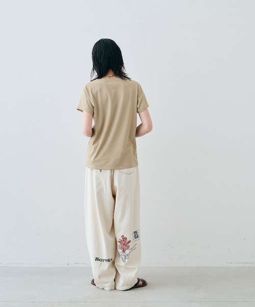 MEDE19F(メデジュウキュウ)の「MEDE19F 汗じみ軽減&接触冷感素材の大人感こなれTシャツ(Tシャツ/カットソー・レディース・ベージュ/ネイビー系/ブラウン系その他・M/L/LL)」の8枚目の写真