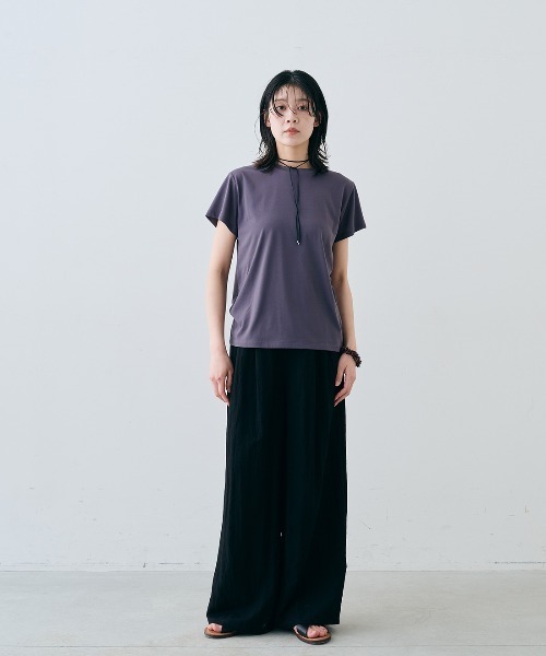 MEDE19F(メデジュウキュウ)の「MEDE19F 汗じみ軽減&接触冷感素材の大人感こなれTシャツ(Tシャツ/カットソー・レディース・ベージュ/ネイビー系/ブラウン系その他・M/L/LL)」の9枚目の写真