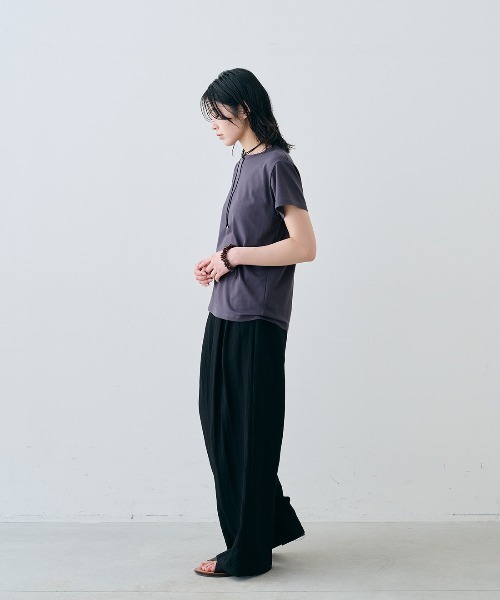 MEDE19F(メデジュウキュウ)の「MEDE19F 汗じみ軽減&接触冷感素材の大人感こなれTシャツ(Tシャツ/カットソー・レディース・ベージュ/ネイビー系/ブラウン系その他・M/L/LL)」の10枚目の写真