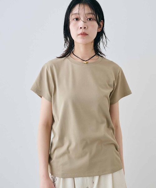 MEDE19F(メデジュウキュウ)の「MEDE19F 汗じみ軽減&接触冷感素材の大人感こなれTシャツ(Tシャツ/カットソー・レディース・ベージュ/ネイビー系/ブラウン系その他・M/L/LL)」の15枚目の写真