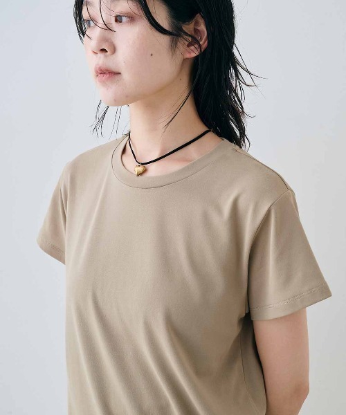 MEDE19F(メデジュウキュウ)の「MEDE19F 汗じみ軽減&接触冷感素材の大人感こなれTシャツ(Tシャツ/カットソー・レディース・ベージュ/ネイビー系/ブラウン系その他・M/L/LL)」の16枚目の写真