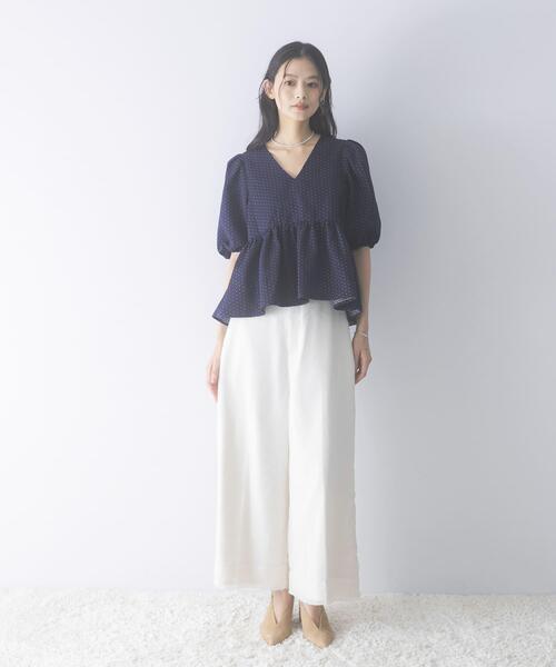 URBAN RESEARCH ROSSO WOMEN（アーバンリサーチ　ロッソ）の「『WEB限定』ジャガードペプラムＶネックブラウス（シャツ/ブラウス・レディース・ネイビー/ブラック・FREE）」の18枚目の写真