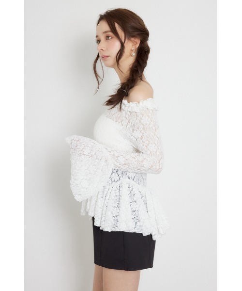 rienda(リエンダ)の「レースオフショルダーペプラムトップス 秋服(Tシャツ/カットソー・レディース・ブラウン/ブラック/ホワイト・FREE)」の7枚目の写真