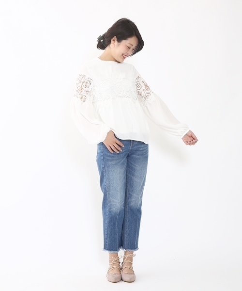 Chico(チコ)の「【who's who Chico】 レース切り替えブラウス(シャツ/ブラウス・レディース・ホワイト/アイボリー・FREE)」の4枚目の写真