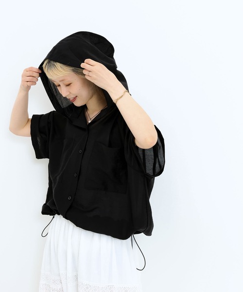 HEART MARKET(ハートマーケット)の「半袖フーディシャツ(シャツ/ブラウス・レディース・グレイッシュベージュ/ブラウン/ブラック/チャコール・FREE)」の10枚目の写真